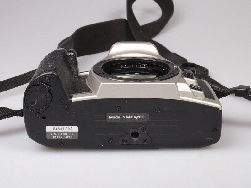 Minolta Dynax 505 si | 35mm SLR Film Camera | Body Only | Silver