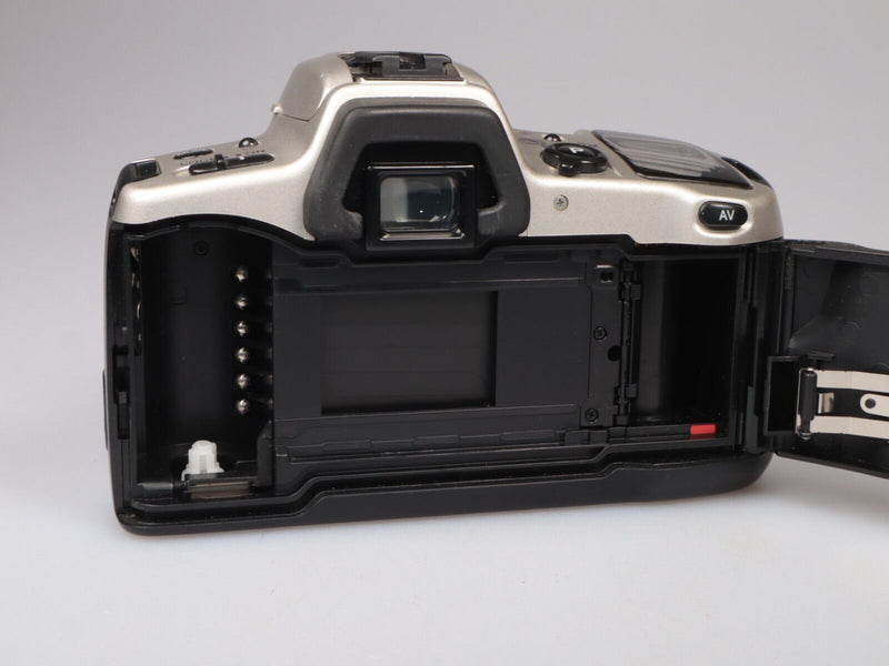 Minolta Dynax 500si | 35mm SLR Film Camera | Body Only | Silver