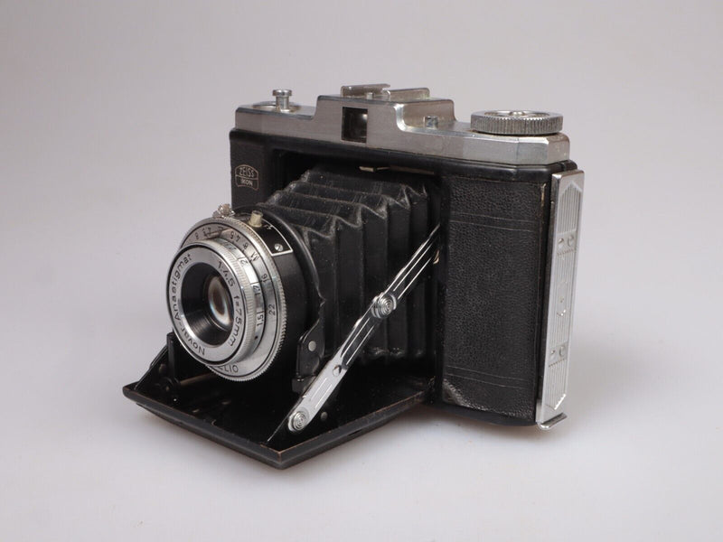 Vintage Zeiss Ikon Nettar folding Camera 75mm f4.5 Novar Anastigmat Lens & Case