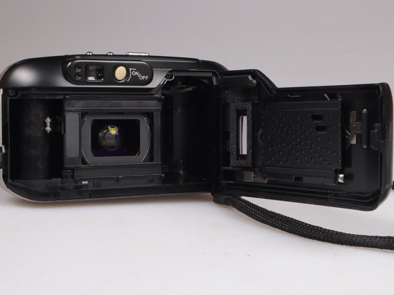 Minolta 75W RIVA ZOOM | 35mm Point and shoot Film Camera | Silver
