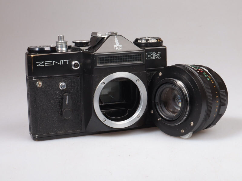 Zenit EM | 35mm SLR Film camera | Helios 44M f2 58mm lens | Black