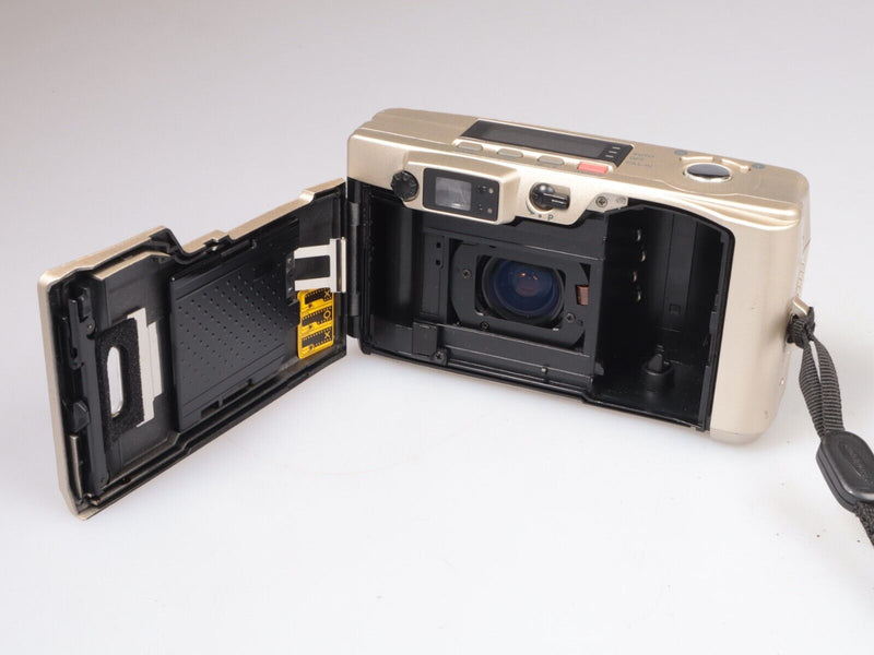 Samsung Vega 77i | 35mm Point and shoot Film Camera | Silver/Gold