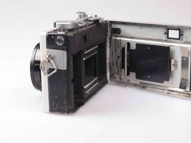 Ricoh 500G | 35mm Rangerfinder Film Camera  | F2.8 Rikenon 40mm Lens