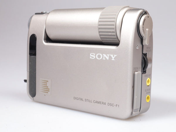Sony Cyber Shot DSC-F1 | Digital Compact Camera | 0.3 MP | Silver