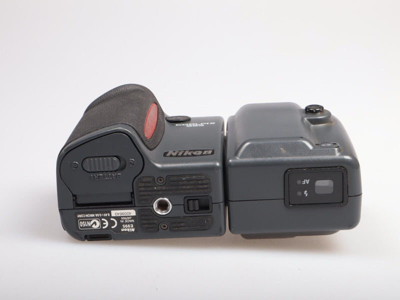 Nikon Coolpix 995 E995 | Nikkor Zoom 2.6-5.1 8-32mm Digital Camera | 72mm Lens