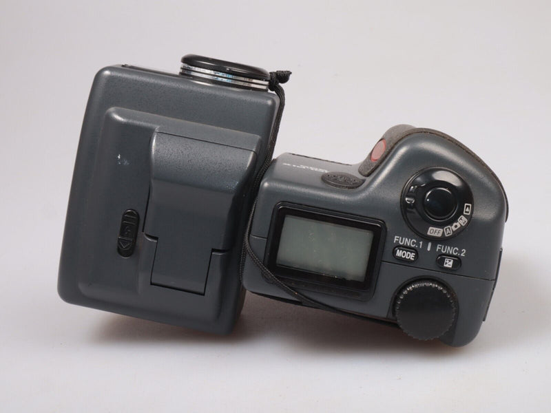 Nikon COOLPIX 995 | Vintage Digital Camera | 3.2 MP | Battery, charger & CF card