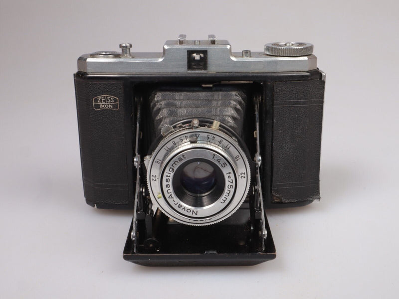 Vintage Zeiss Ikon Nettar folding Camera 75mm f4.5 Novar Anastigmat Lens & Case