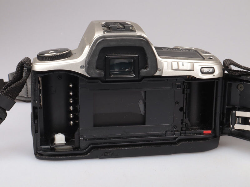Minolta Dynax 505 si | 35mm SLR Film Camera | Body Only | Silver