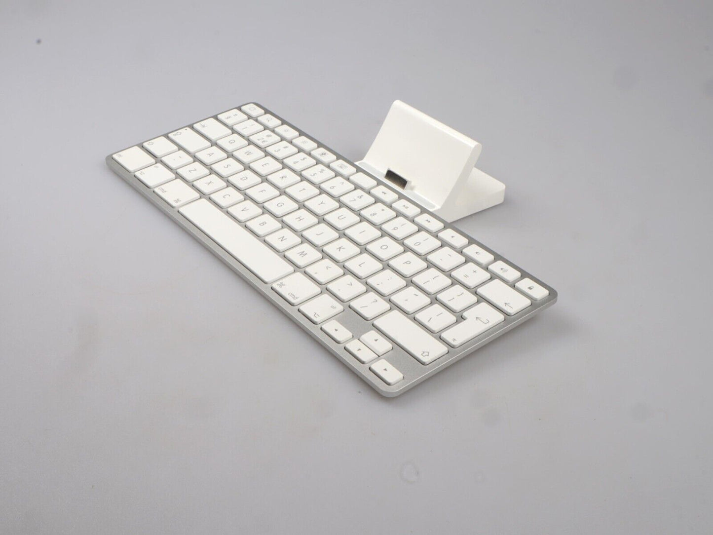 Apple iPad Keyboard Dock A1359 MC533S/A