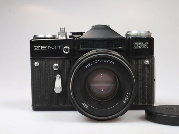 Zenit EM | 35mm SLR Camera | Helios-44M 58/2 lens