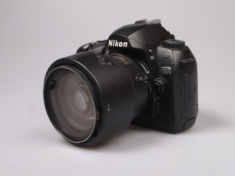 Nikon D70 | Digital SLR Camera | AF-S Nikkor DX 18-70mm 1:3.5-4.5G ED Lens