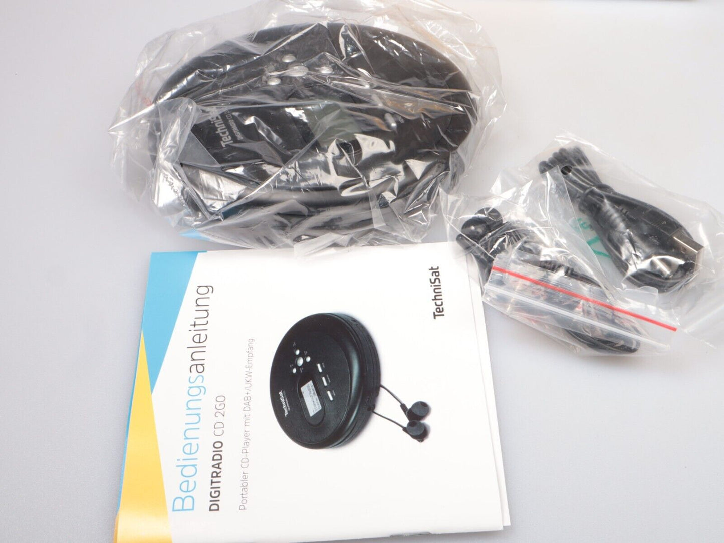 TechniSat DIGITRADIO CD 2GO | Portable CD player | Bluetooth and MP3 BT DAB+/FM