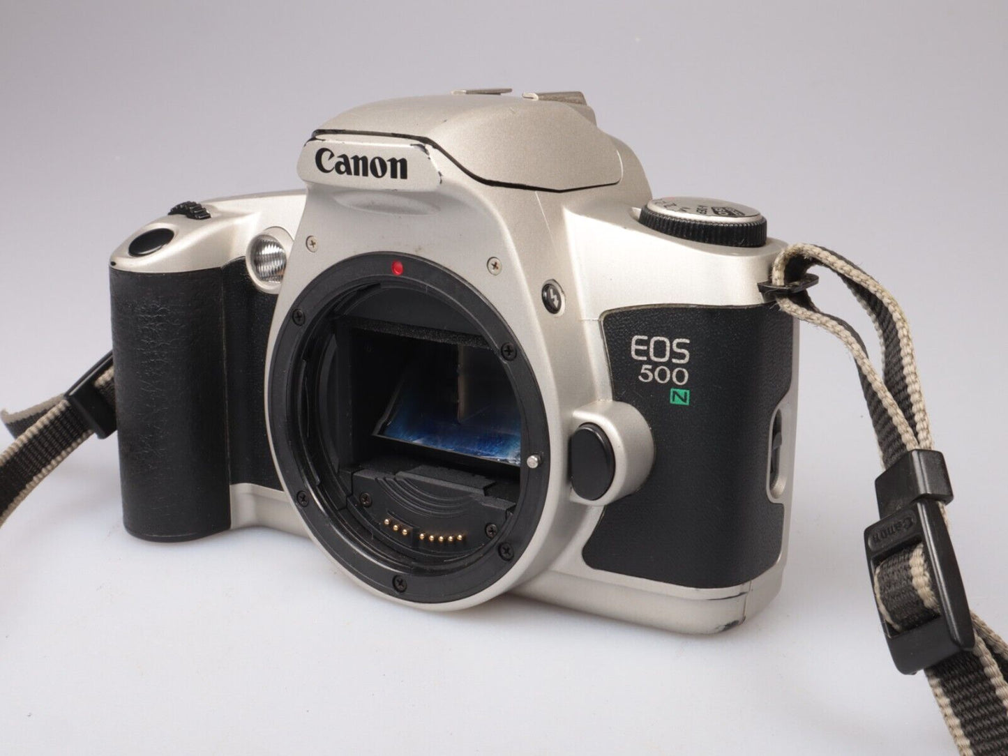 Canon EOS 500n | Fotocamera reflex 35 mm | Solo corpo | Argento #2646