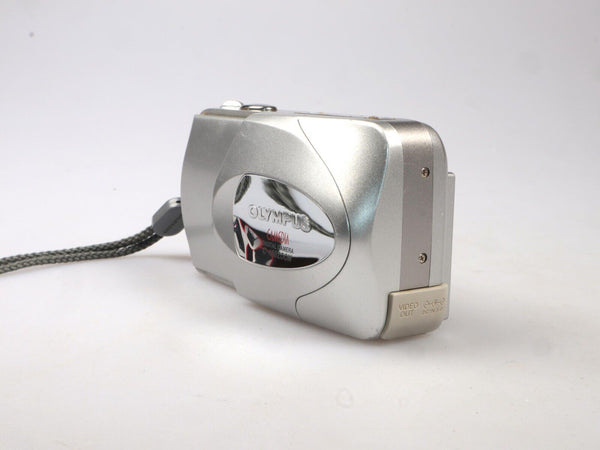 Olympus Camedia C-450 Zoom | Digital Compact Camera | 5.0MP | Silver